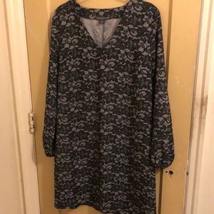 Cute floral lace-print, long sleeved shift dress.